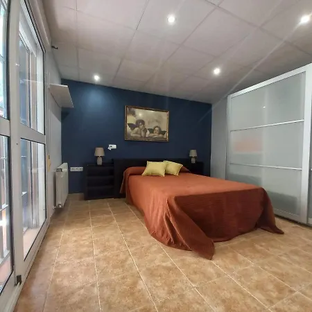 Adosado Con Piscina Y Vistas Al Mar.